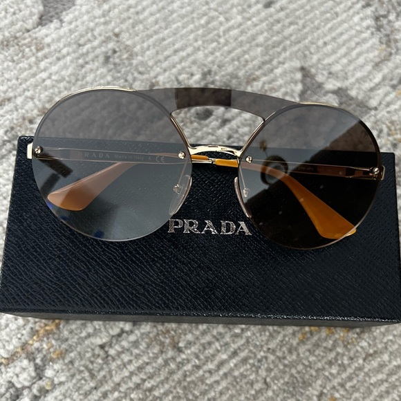 Prada sunglasses SPR65T - Picture 3 of 6